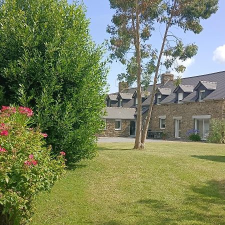 Relais De Moidrey Hotel Exterior photo