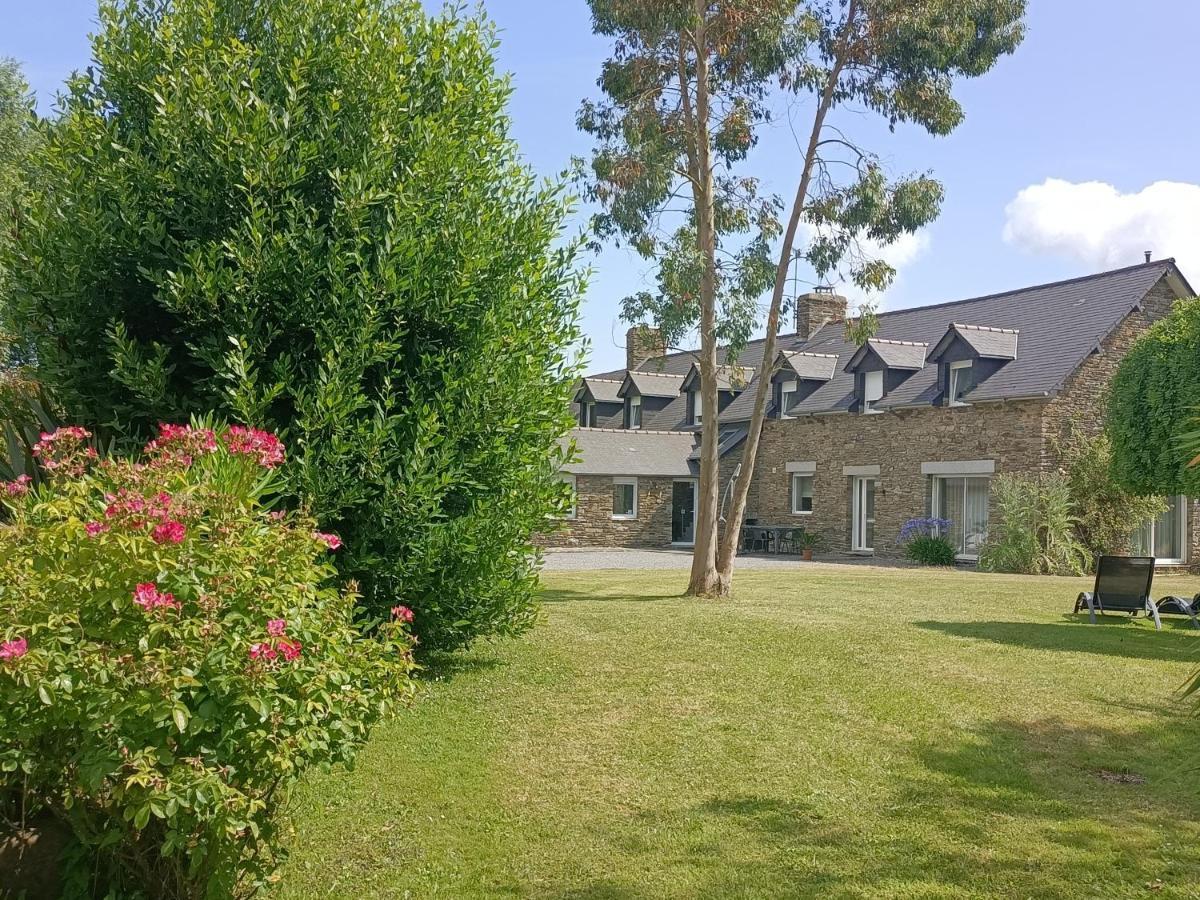 Relais De Moidrey Hotel Exterior photo